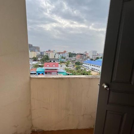 Rooftop Room In We Residence Pattaya Exterior foto